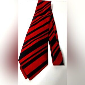 Hilditch & Key Jermyn Street London Saks Fifth Ave. Red Striped Handmade Necktie